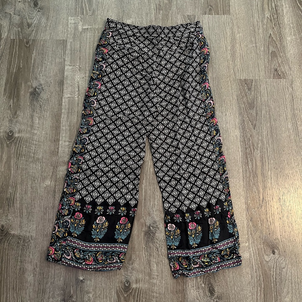 Anthropologie Black & White Patterned Boot-Cut Pants with Colorful Hem - Picture 5 of 9